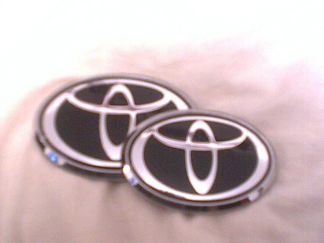 toyota_emblem_black.jpg